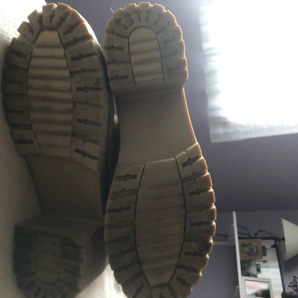 Sheepskin Booties - Picture 3 of 4